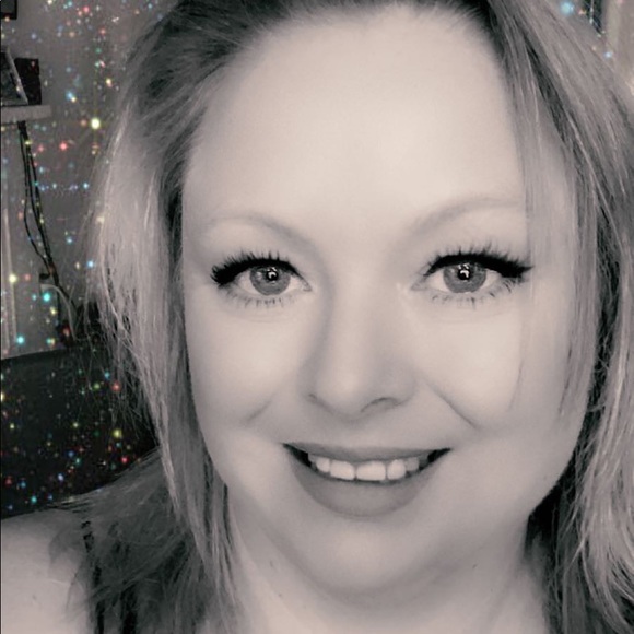 Meet your Posher, Heidi - Picture 1 of 1